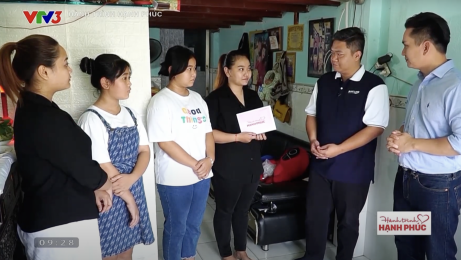 Bỏ cả tương lai để các em có một chặng đường dài tươi sáng